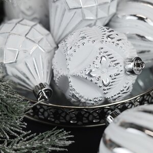 Набор пластиковых шаров Winter Candy: White silver 8 см, 16 шт Winter Deco фото 6
