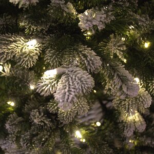 Искусственная елка с гирляндой Шеффилд заснеженная 198 см, 450 теплых белых ламп, ЛИТАЯ + ПВХ National Tree Company фото 5