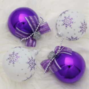 Набор стеклянных елочных шаров Романтика 7 см, 4 шт белый с  фиолетовым
